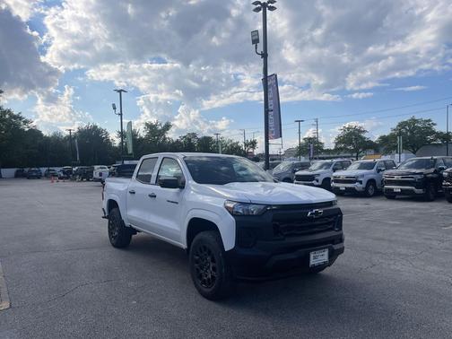 Summit White 2026 Chevrolet Colorado WT