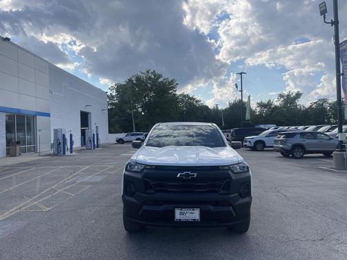 Summit White 2026 Chevrolet Colorado WT