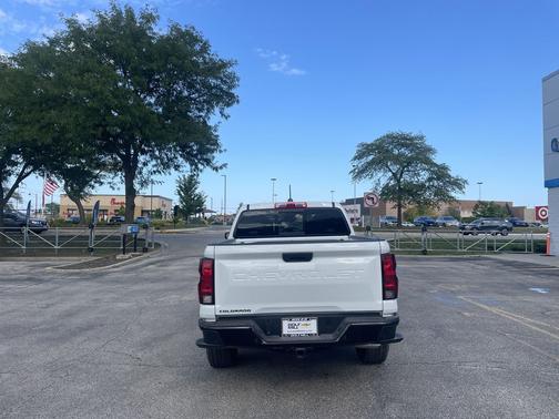 Summit White 2026 Chevrolet Colorado WT