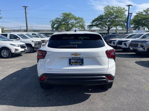 2025 Chevrolet Trax LS