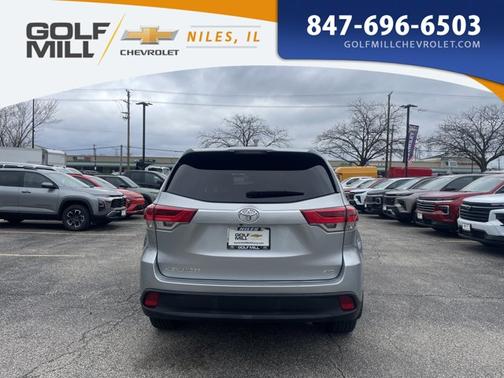 Celestial Silver Metallic 2018 Toyota Highlander LE