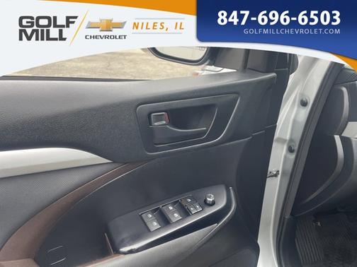 Celestial Silver Metallic 2018 Toyota Highlander LE