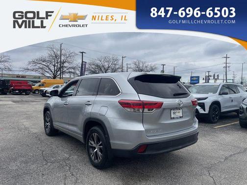 Celestial Silver Metallic 2018 Toyota Highlander LE