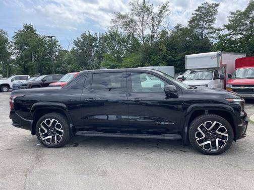 2025 Chevrolet Silverado EV RST