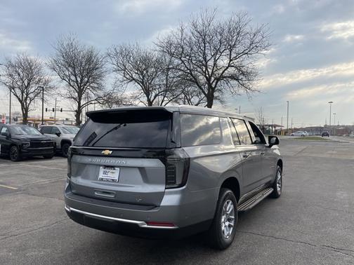 Sterling Gray Metallic 2026 Chevrolet Suburban LT