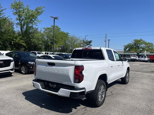 Summit White 2026 Chevrolet Colorado LT