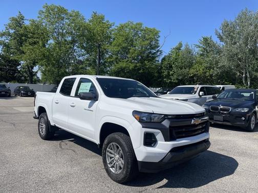 Summit White 2026 Chevrolet Colorado LT