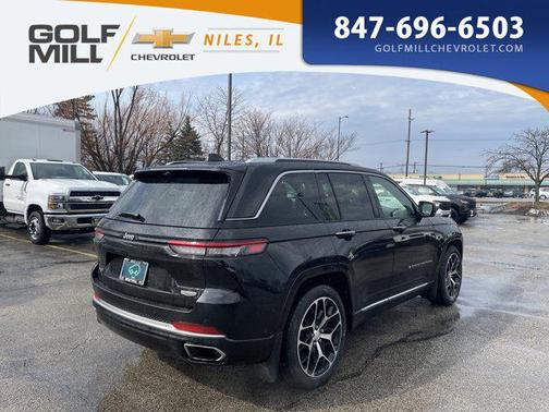 2022 Jeep Grand Cherokee Summit