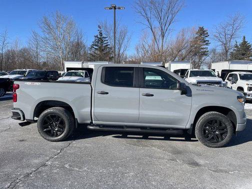 2025 Chevrolet Silverado 1500 Custom
