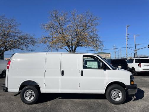 2025 Chevrolet Express 3500 RWD 3500 Regular Wheelbase WT