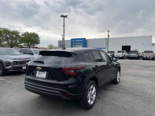 Mosaic Black Metallic 2026 Chevrolet Trax LS