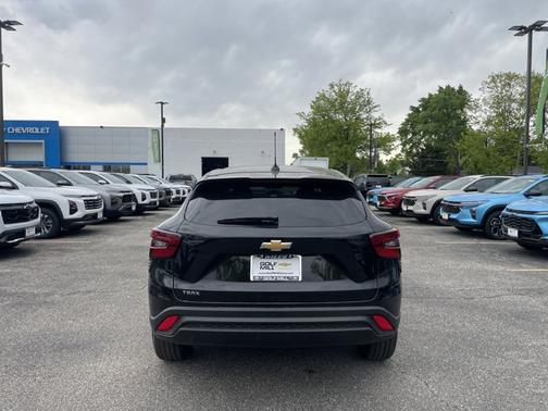 Mosaic Black Metallic 2026 Chevrolet Trax LS