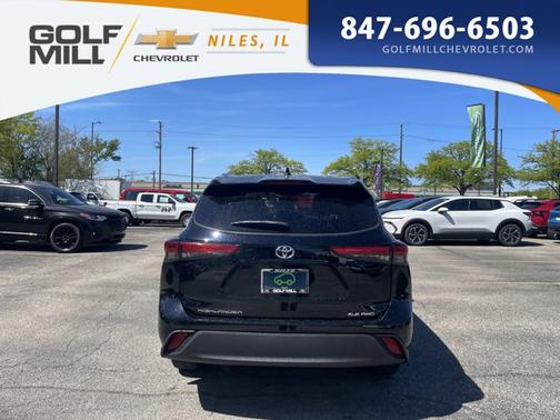 Midnight Black Metallic 2021 Toyota Highlander XLE
