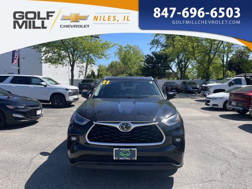 Midnight Black Metallic 2021 Toyota Highlander XLE