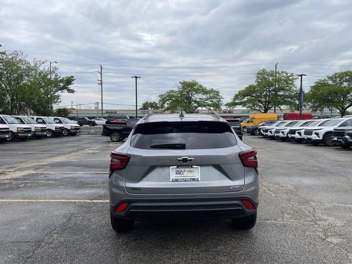 Sterling Gray Metallic 2026 Chevrolet Trax FWD 2RS