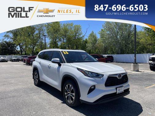 Wind Chill Pearl 2025 Toyota Highlander XLE