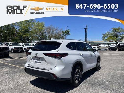 Wind Chill Pearl 2025 Toyota Highlander XLE