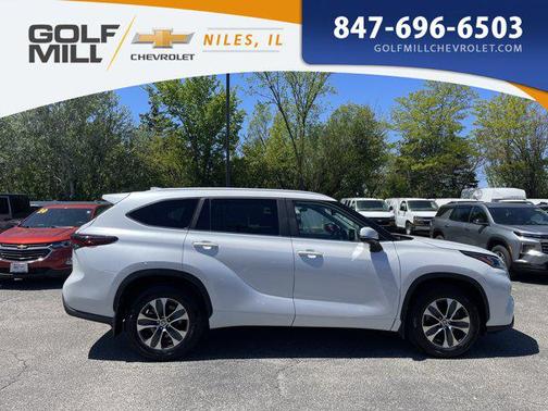 Wind Chill Pearl 2025 Toyota Highlander XLE