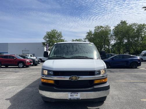 Summit White 2026 Chevrolet Express 2500 LT