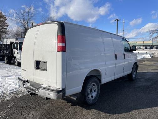 2025 Chevrolet Express 3500 RWD 3500 Regular Wheelbase WT
