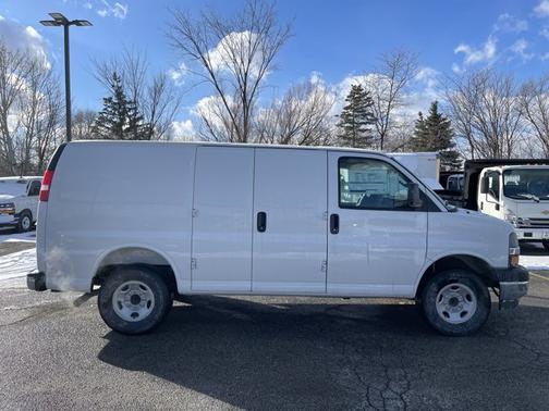 2025 Chevrolet Express 3500 RWD 3500 Regular Wheelbase WT