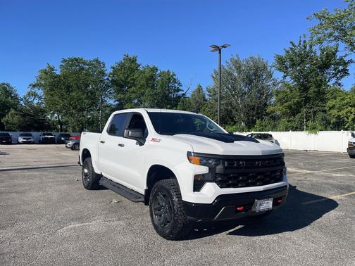 Summit White 2026 Chevrolet Silverado 1500 Custom Trail Boss