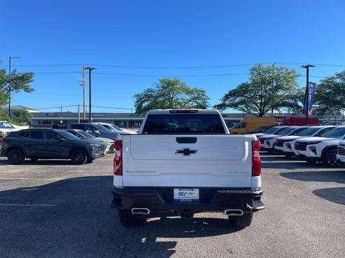 Summit White 2026 Chevrolet Silverado 1500 Custom Trail Boss