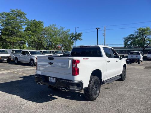 Summit White 2026 Chevrolet Silverado 1500 Custom Trail Boss