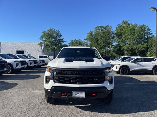 Summit White 2026 Chevrolet Silverado 1500 Custom Trail Boss