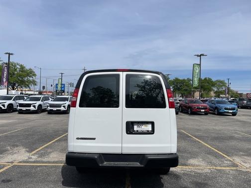 Summit White 2025 Chevrolet Express 3500 RWD 3500 Regular Wheelbase WT