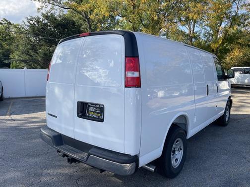 2025 Chevrolet Express 2500 RWD 2500 Regular Wheelbase WT