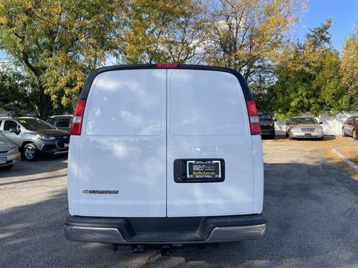 2025 Chevrolet Express 2500 RWD 2500 Regular Wheelbase WT
