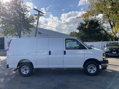 2025 Chevrolet Express 2500 RWD 2500 Regular Wheelbase WT