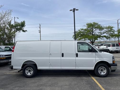 Summit White 2025 Chevrolet Express 3500 RWD 3500 Extended Wheelbase WT