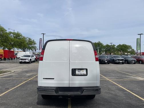 Summit White 2025 Chevrolet Express 3500 RWD 3500 Extended Wheelbase WT