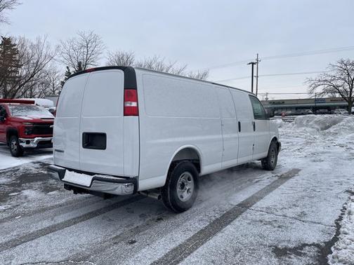 2025 Chevrolet Express 3500 RWD 3500 Extended Wheelbase WT