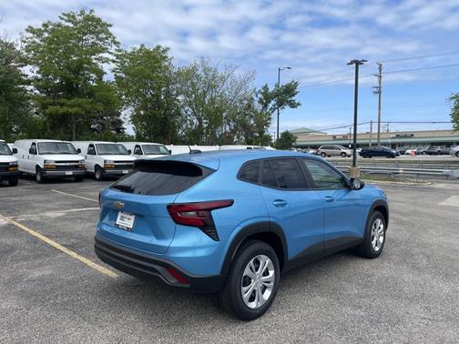 Marina Blue Metallic 2026 Chevrolet Trax LS