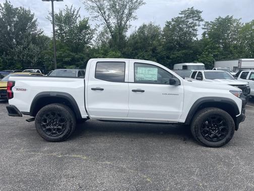 Summit White 2026 Chevrolet Colorado Trail Boss