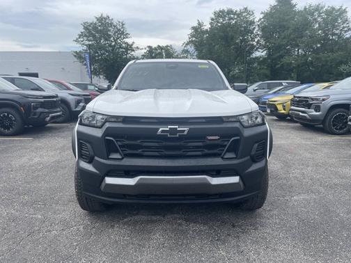 Summit White 2026 Chevrolet Colorado Trail Boss