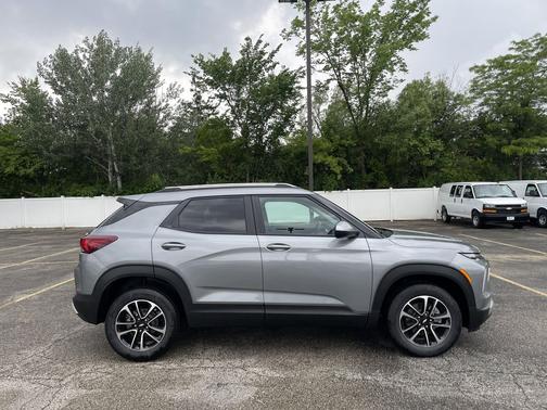 Sterling Gray Metallic 2026 Chevrolet Trailblazer LT