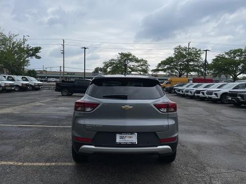 Sterling Gray Metallic 2026 Chevrolet Trailblazer LT