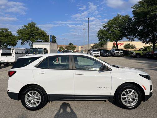 2022 Chevrolet Equinox LS