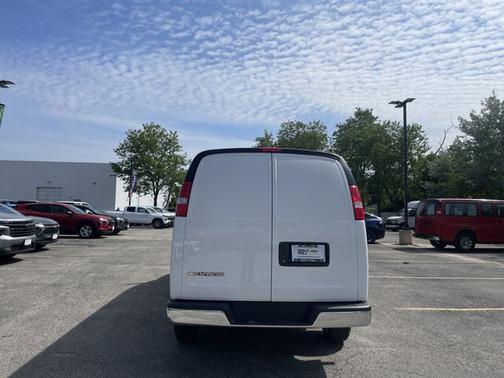 Summit White 2026 Chevrolet Express 2500 LT