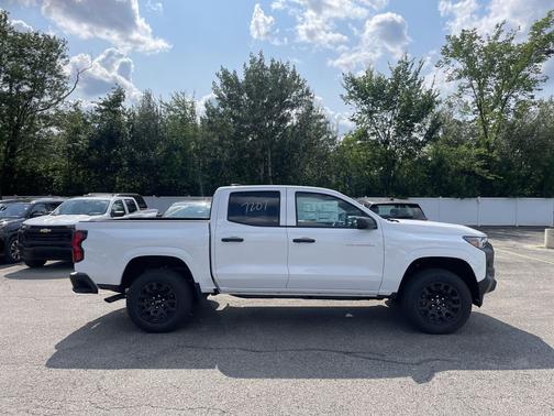 Summit White 2026 Chevrolet Colorado WT