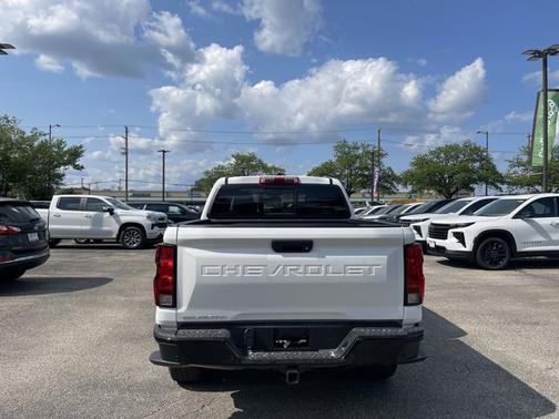 Summit White 2026 Chevrolet Colorado WT
