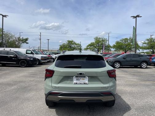 Cacti Green 2026 Chevrolet Trax FWD ACTIV