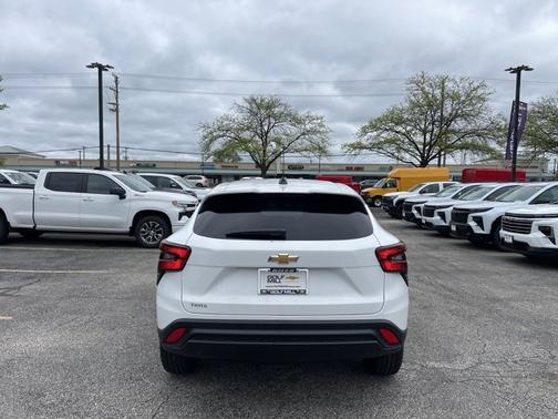 Summit White 2026 Chevrolet Trax LS