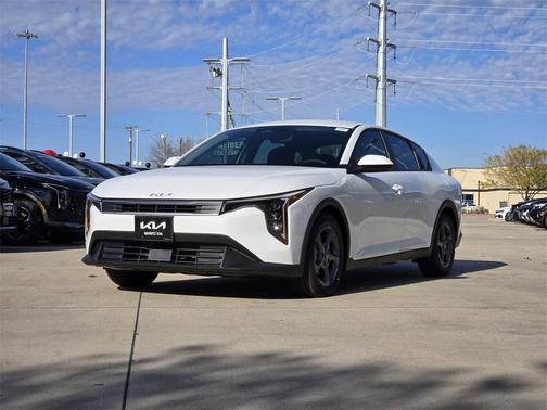 2025 Kia K4 LXS