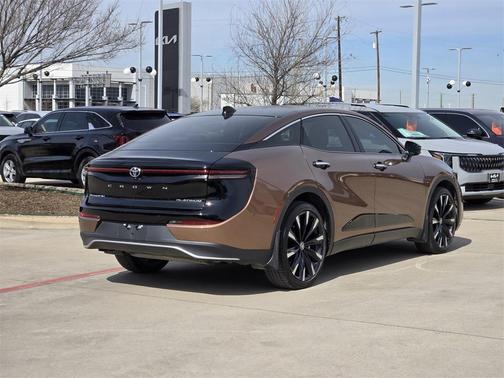 2024 Toyota Crown Platinum