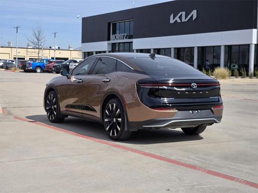 2024 Toyota Crown Platinum